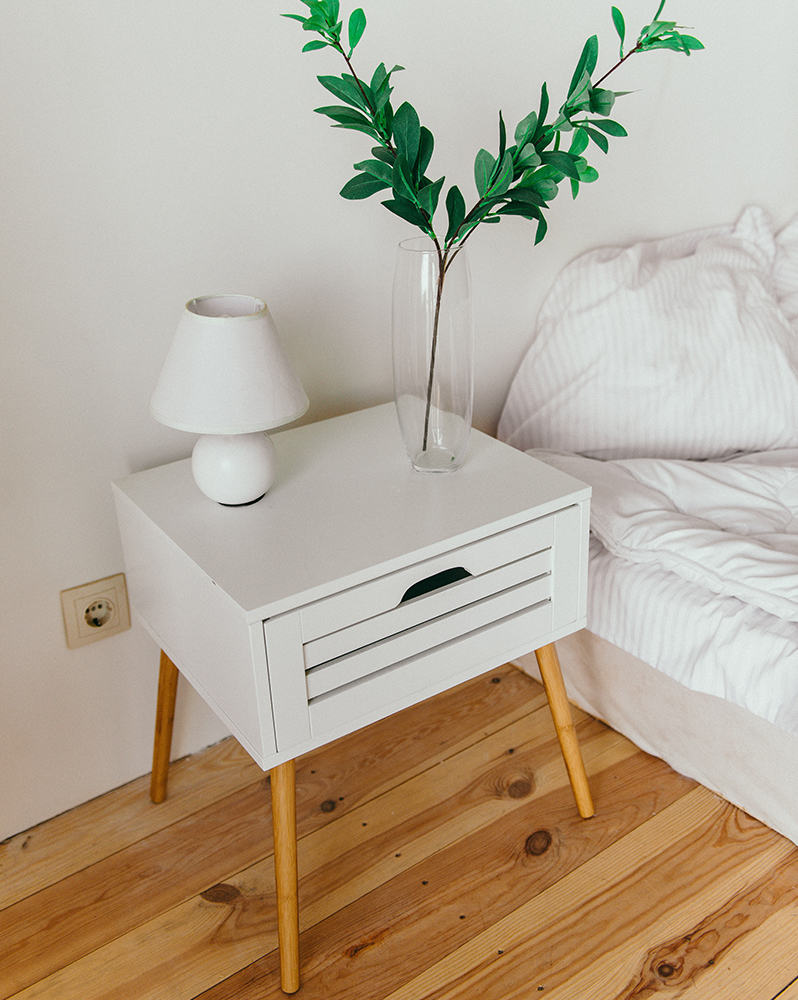 comodino moderno stile scandinavo